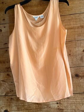 Dorman 100% Silk Peach Scoop Neck Sleeveless Top